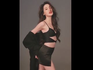 "พิม พิมประภา" ขาวจั๊วะเต็มเฟรม! ช็อตนี้ไม่ต้องเสียเวลาซูม