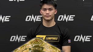 แชมป์โลกคนใหม่! แรมโบ้เล็ก ฉ.อจลบุญ เปิดใจหลังหักปากกาเซียนล้ม กด นาบิล 2 นับคว้าชัย