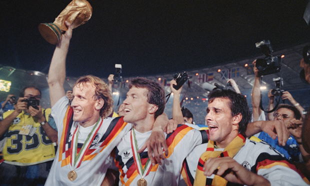 ไอคอนแฟชั่นฟุตบอล: 10 ชุดแข่งฟุตบอลโลกที่ดีที่สุดตลอดกาล