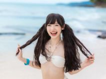 พลอยชมพู ในชุดว่ายน้ำ อวดหุ่นเซ็กซี่ ความขาวกระแทกตา