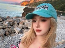 สาวเซ็กซี่คนดัง ฉายานางฟ้ารองเท้าผ้าใบ เสียชีวิตกะทันหัน แฟน ๆ ช็อก ชาวเน็ตสงสัย